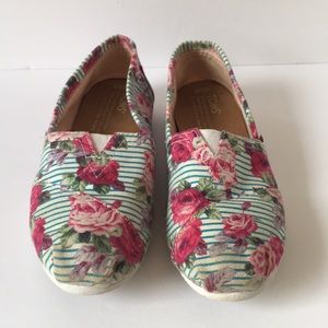 TOMS in pretty stripe floral size 5.5